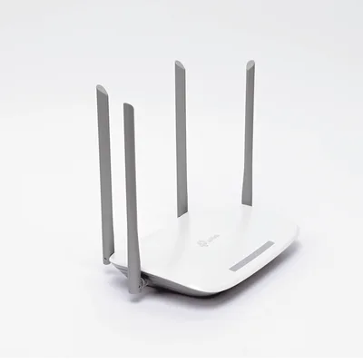 Router Inalámbrico / Wi-Fi 5 AC1200 / Doble Banda / 4 Antenas Externas / 3 LAN Gigabit / 1 WAN Gigabit / EasyMesh / Gestión Remota TR-069
